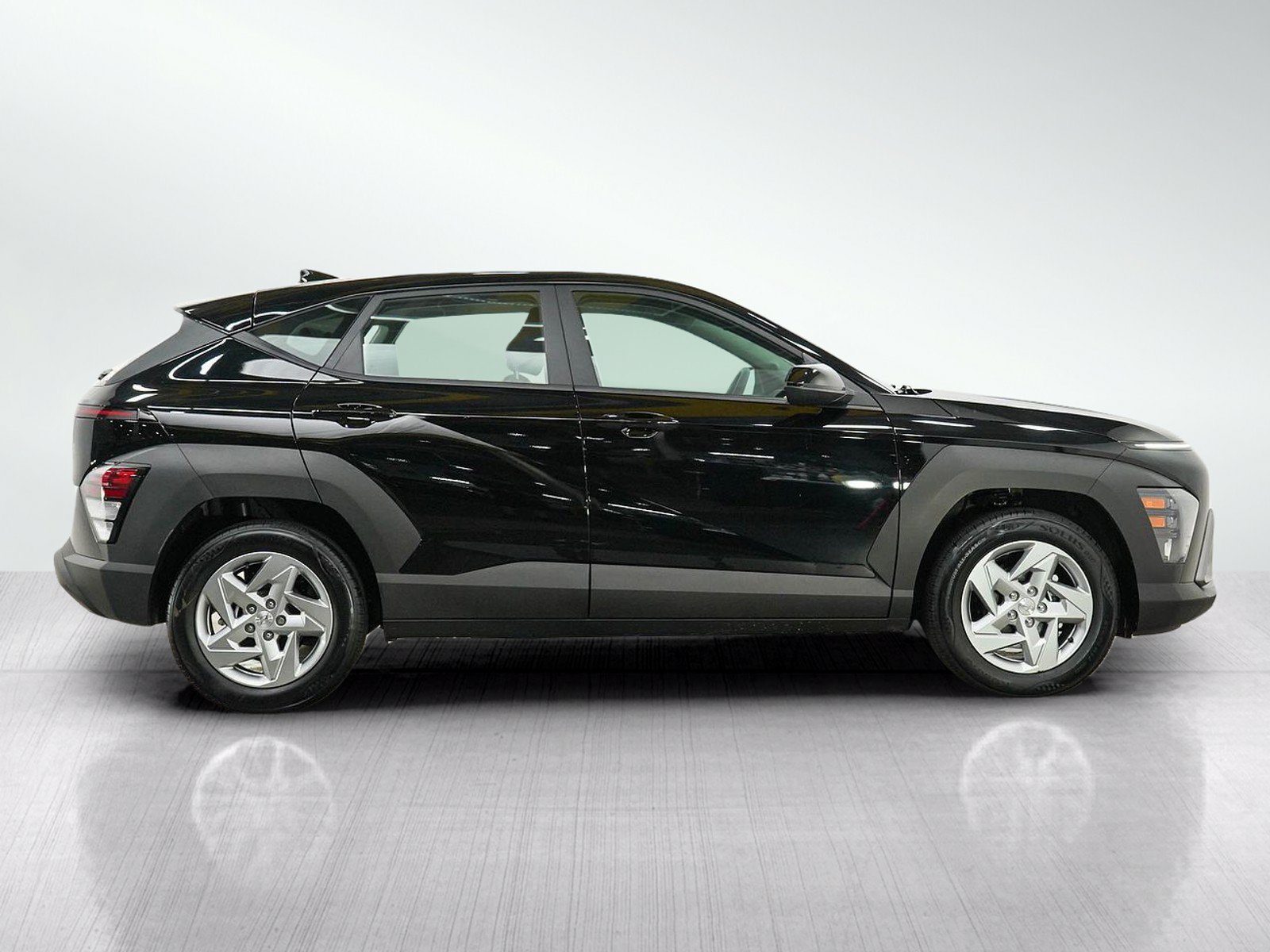 Certified 2024 Hyundai Kona SE FWD image 6