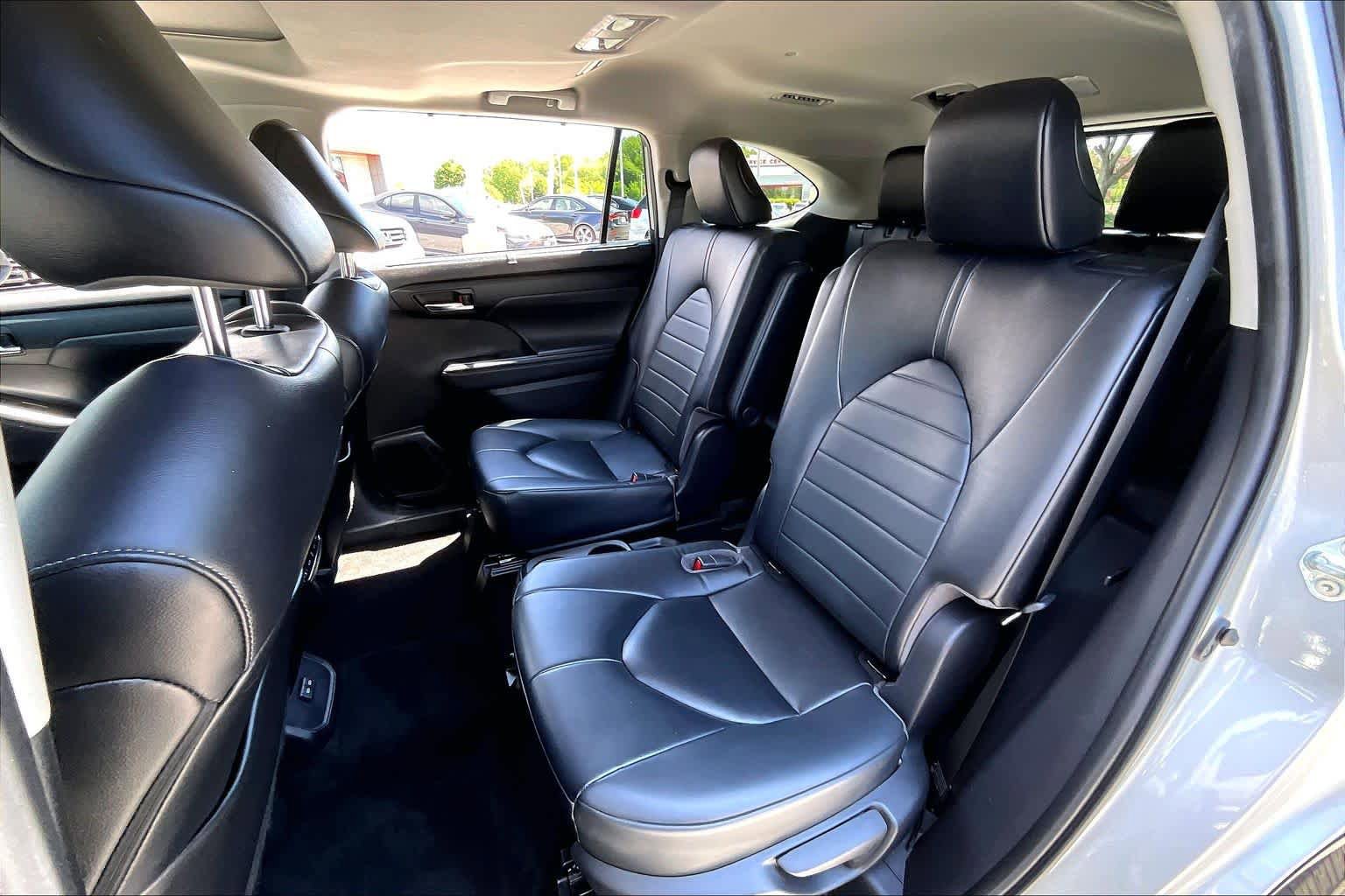Used 2023 Toyota Highlander XLE AWD/4WD image 20