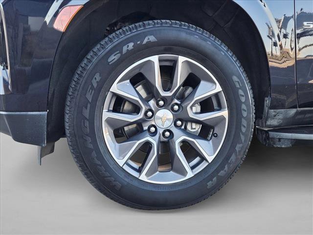 Used 2023 Chevrolet Suburban LT image 24