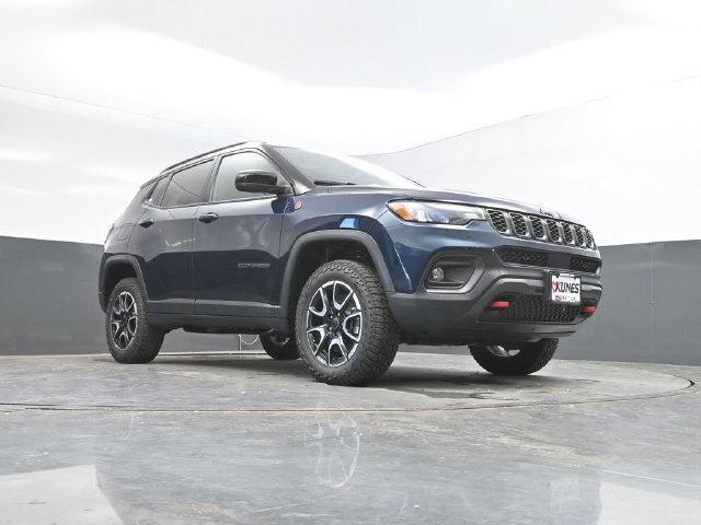 New 2026 Jeep Compass Trailhawk w/ Sun, Sound & Navigation Group AWD/4WD image 43