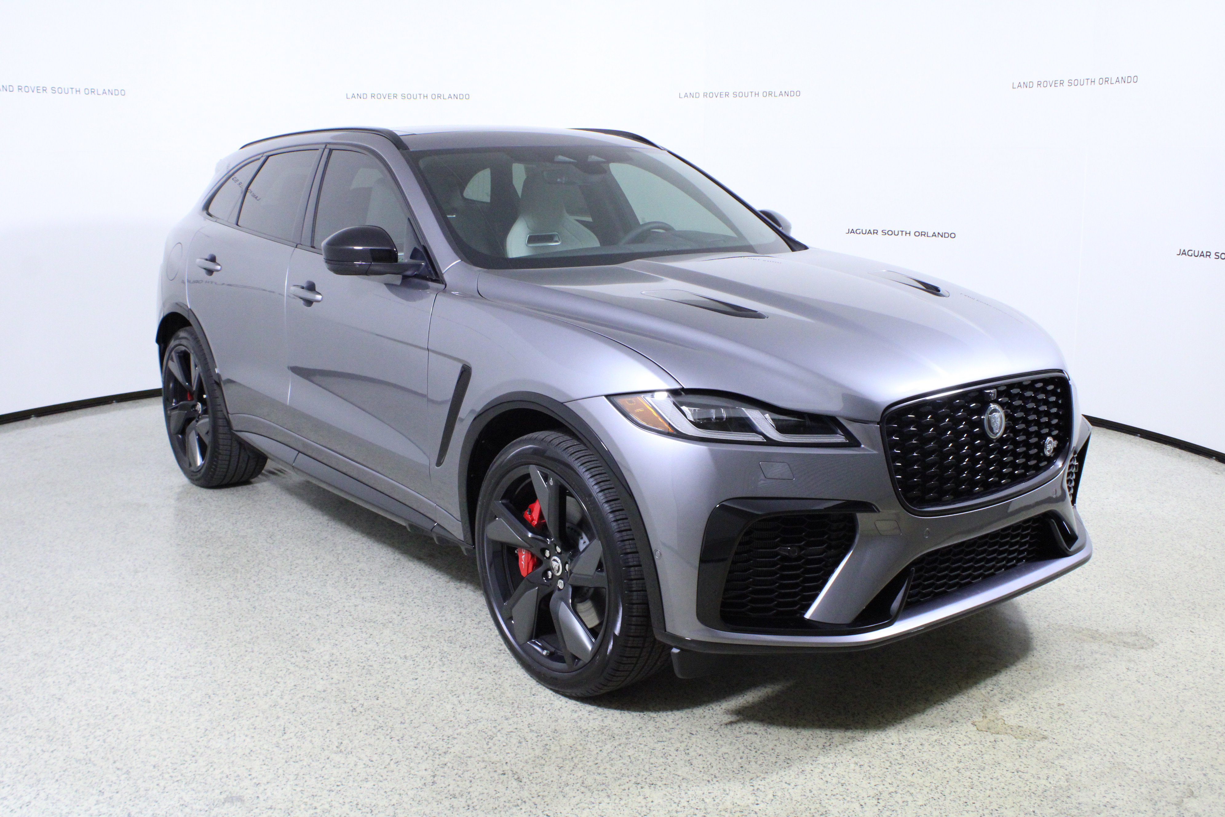 New 2026 Jaguar F-PACE SVR 575 Edition image 3