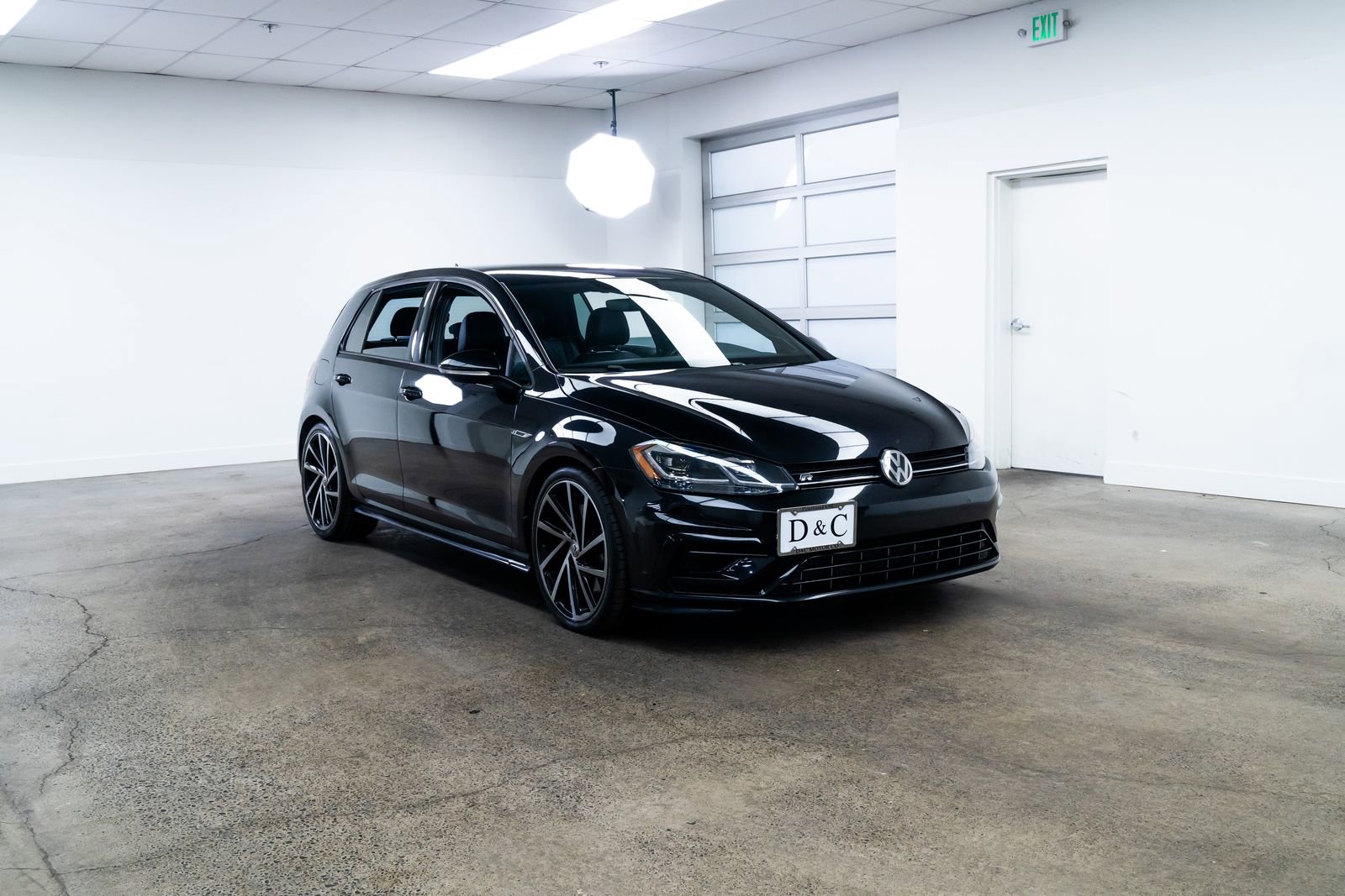Used 2019 Volkswagen Golf R 4-Door image 26