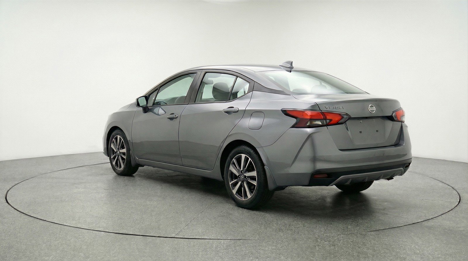 Used 2025 Nissan Versa SV image 6