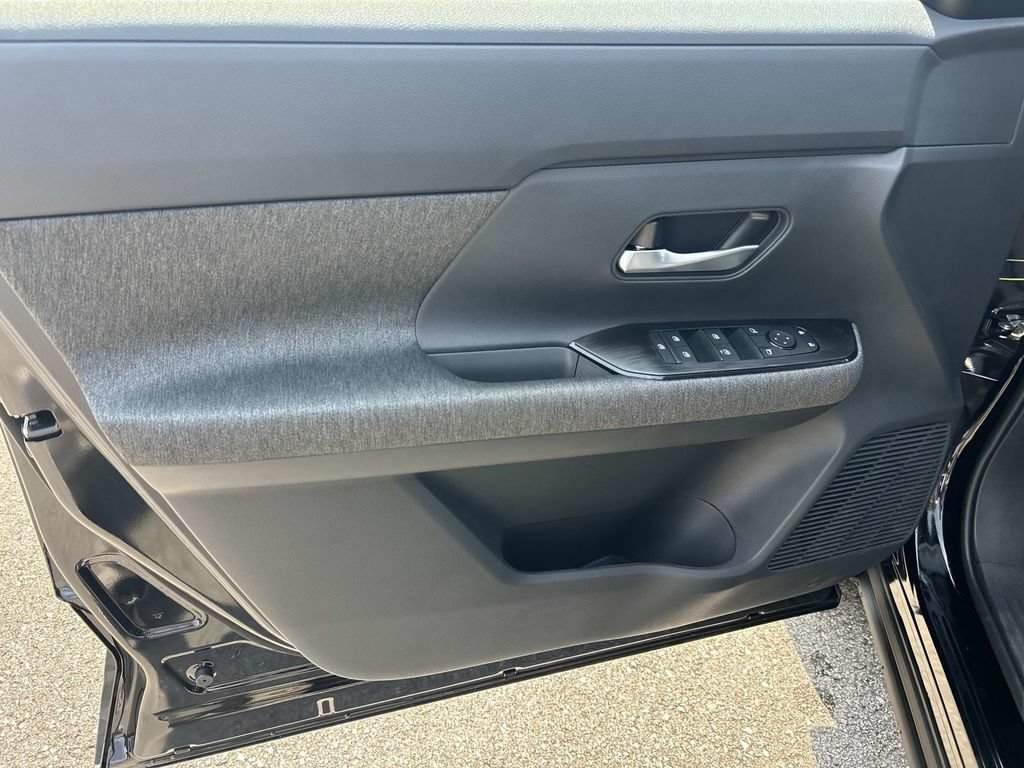 New 2026 Nissan Kicks SV w/ Cold Weather Package FWD image 14