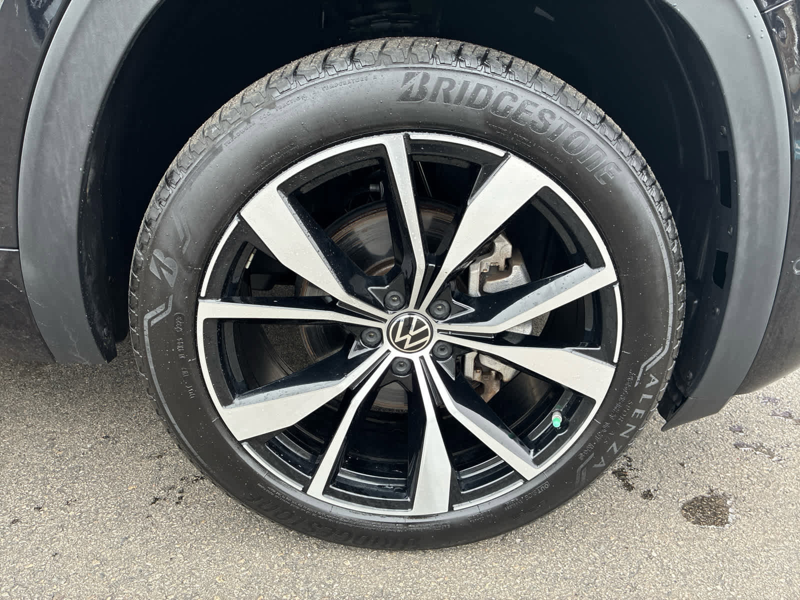 Used 2024 Volkswagen Atlas Cross Sport SEL Premium R-Line image 10