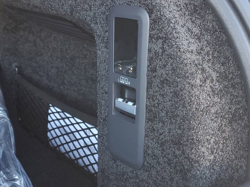 New 2026 Land Rover Range Rover SE image 7