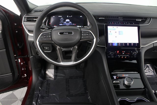 New 2025 Jeep Grand Cherokee L Limited w/ Black Appearance Package image 11