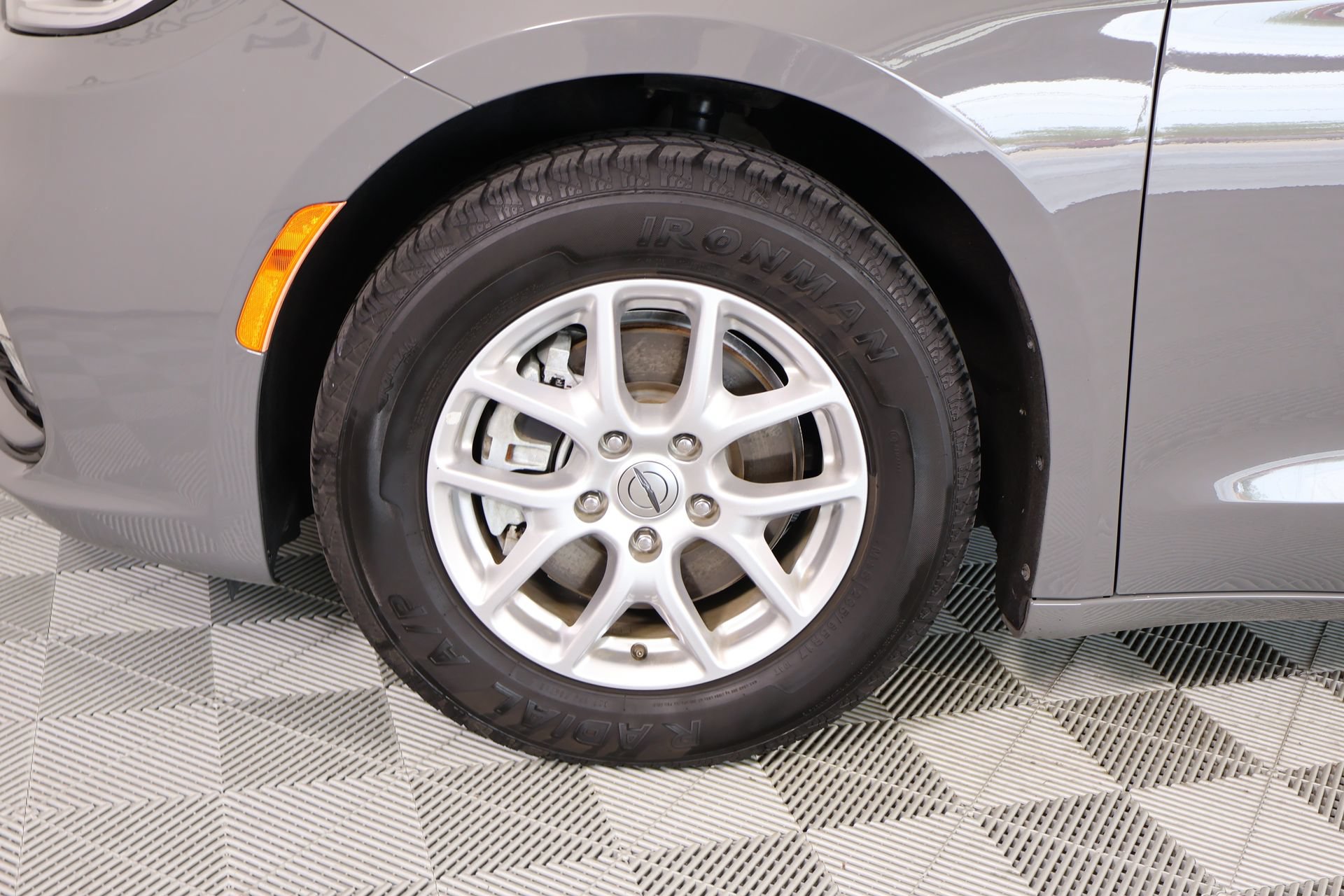 Used 2022 Chrysler Pacifica Touring-L FWD image 17
