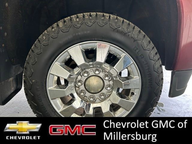 Used 2017 GMC Sierra 2500 Denali w/ Duramax Plus Package AWD/4WD image 11