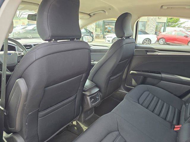 Used 2016 Ford Fusion SE image 10