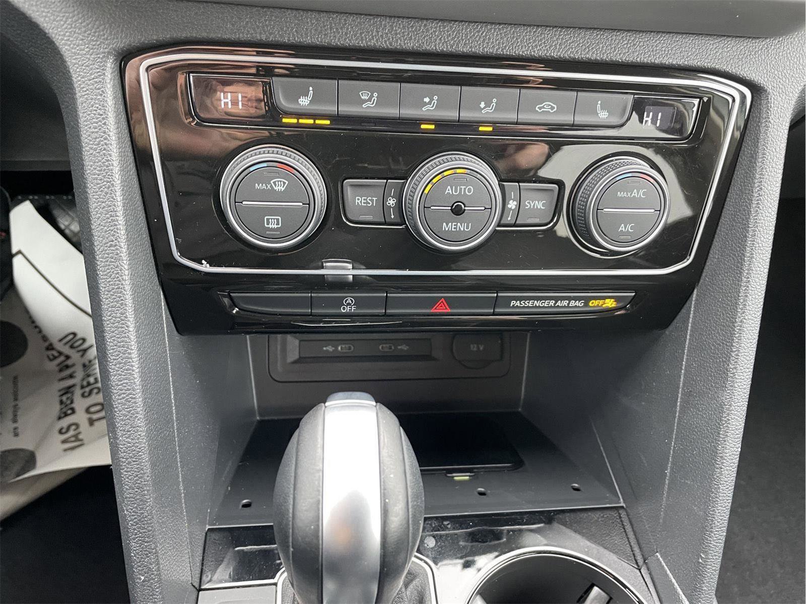 Used 2022 Volkswagen Atlas SE image 30