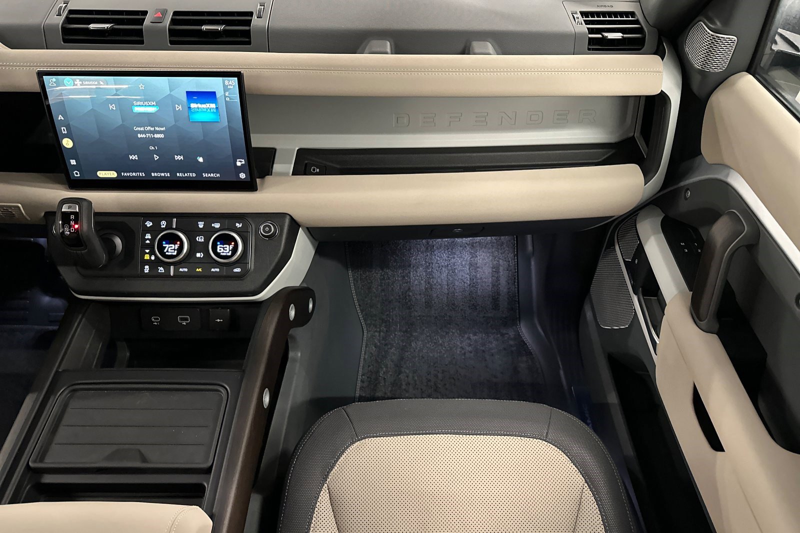 Used 2023 Land Rover Defender 130 X-Dynamic SE image 29