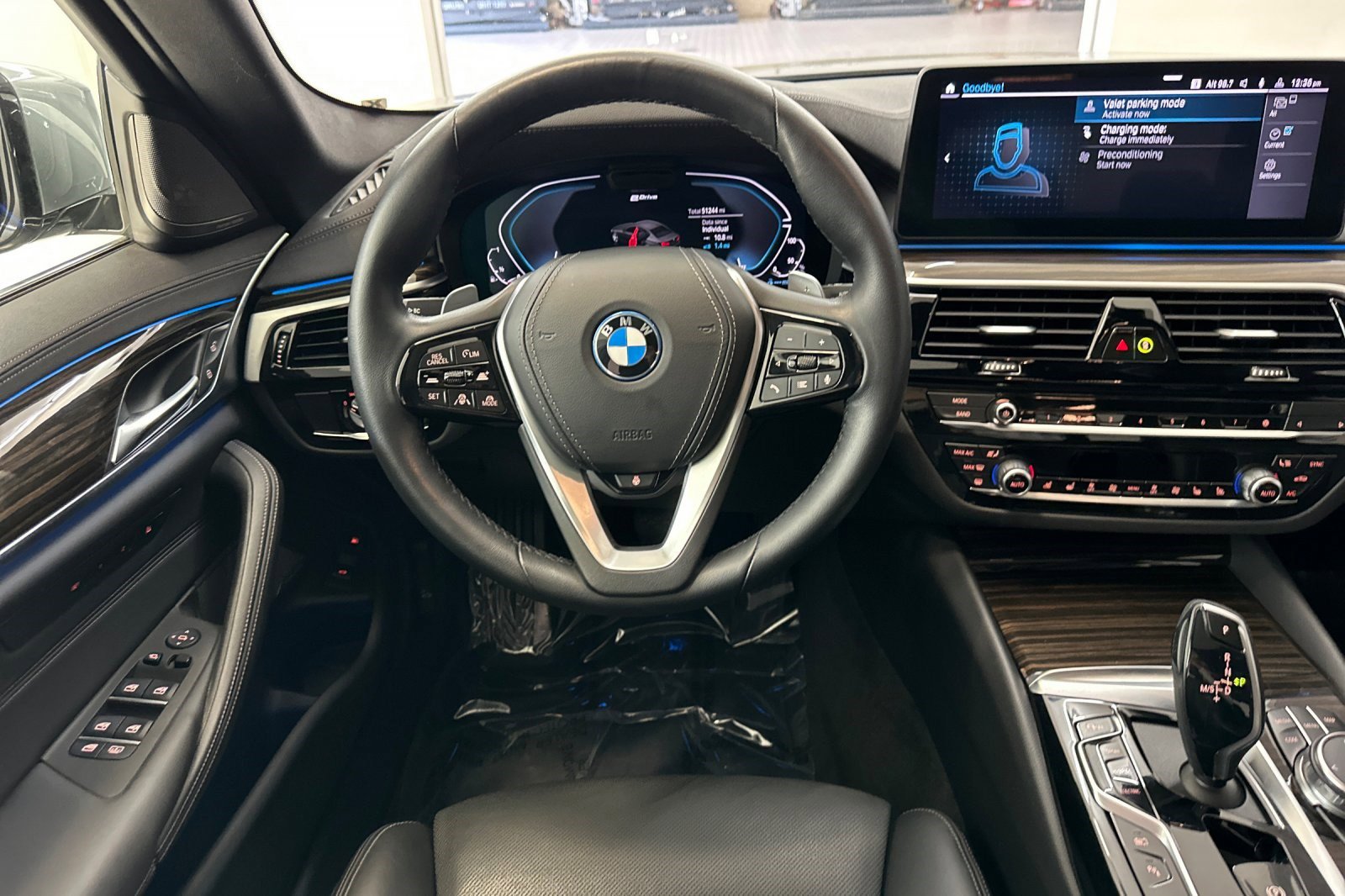Used 2023 BMW 530e w/ Executive Package RWD image 29