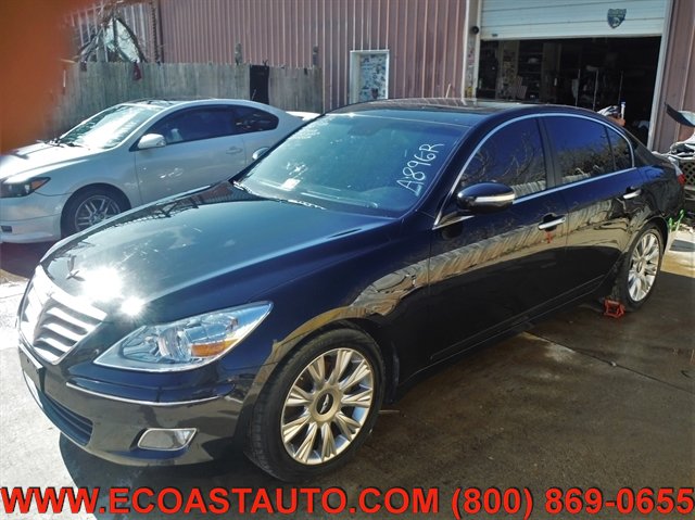 Used 2009 Hyundai Genesis 3.8 w/ Technology Pkg 4 RWD image 3