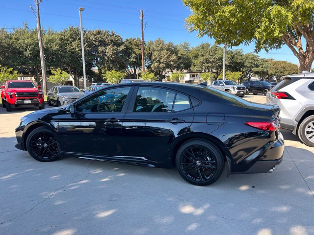 Used 2026 Toyota Camry SE w/ Multimedia Upgrade Package FWD image 7