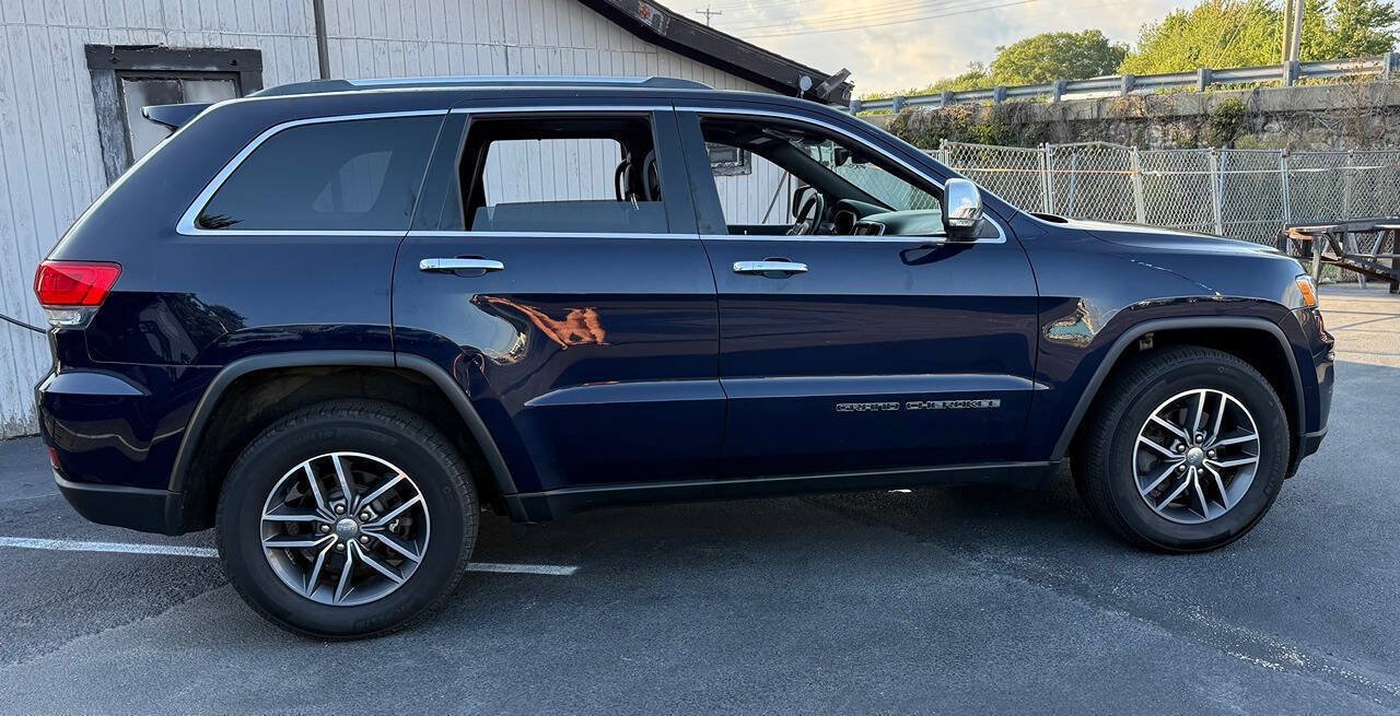 Used 2018 Jeep Grand Cherokee Limited AWD/4WD image 5