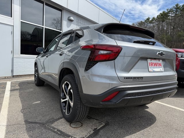 Certified 2024 Chevrolet Trax RS w/ Driver Confidence Package FWD image 17