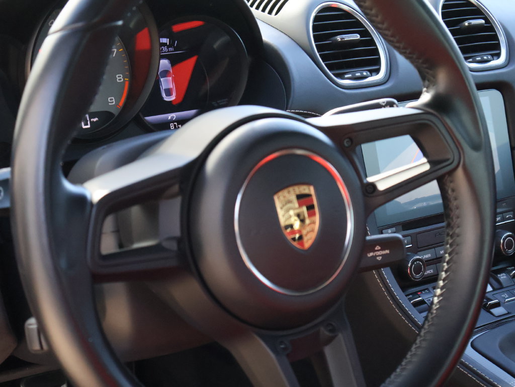 Used 2020 Porsche 718 Cayman GT4 RWD image 15