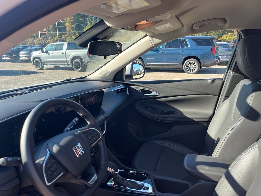 Used 2024 Buick Encore GX Sport Touring FWD image 18