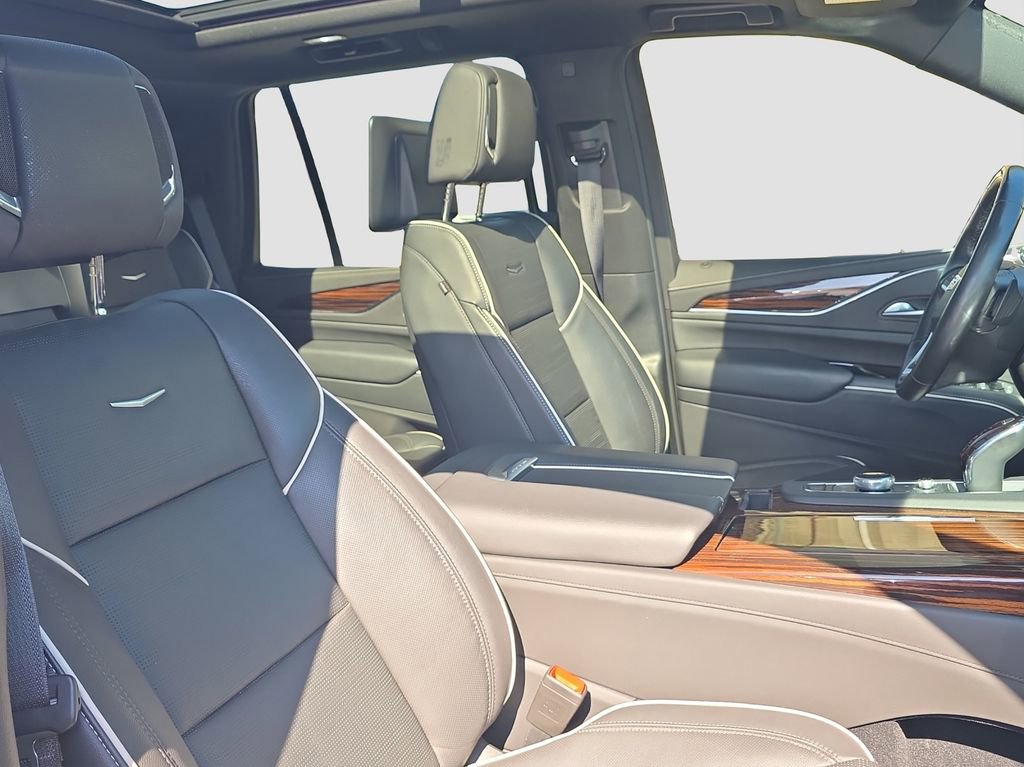 Used 2023 Cadillac Escalade Premium Luxury image 19