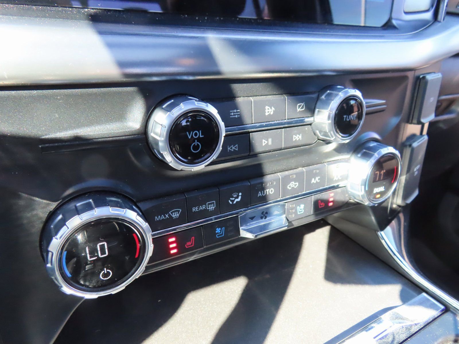 Used 2021 Ford F150 Lariat image 26