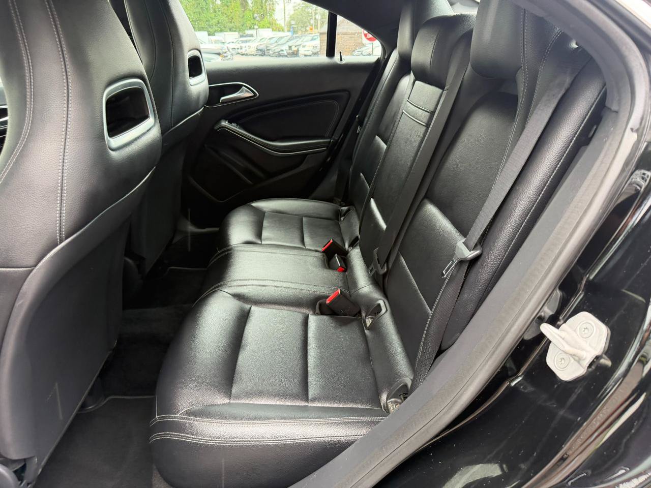 Used 2016 Mercedes-Benz CLA 250 image 33
