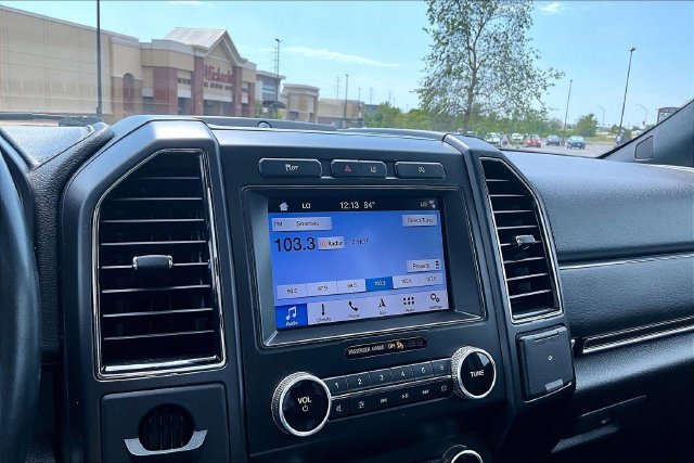 Used 2019 Ford Expedition Limited w/ Equipment Group 301A RWD image 15
