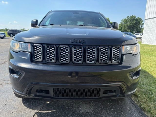 Used 2021 Jeep Grand Cherokee Altitude AWD/4WD image 7