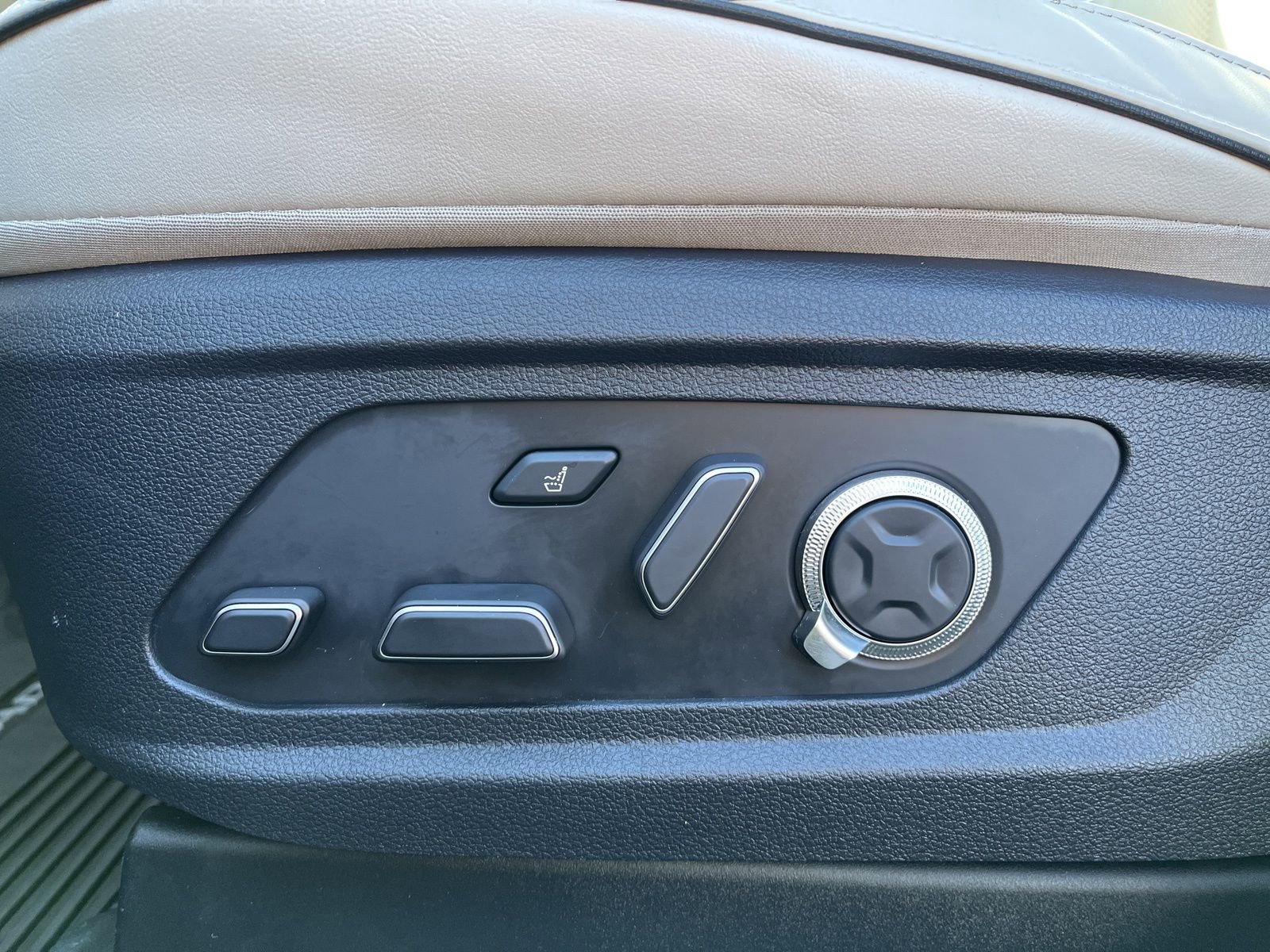 Used 2023 Hyundai Palisade Calligraphy image 30