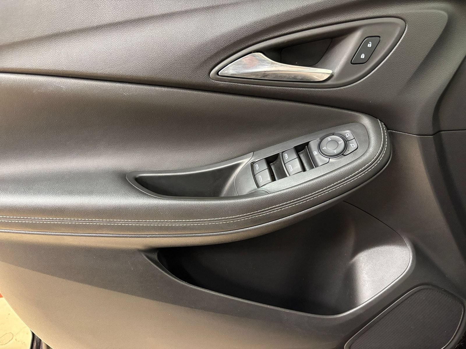 Used 2025 Buick Encore GX Preferred FWD image 18