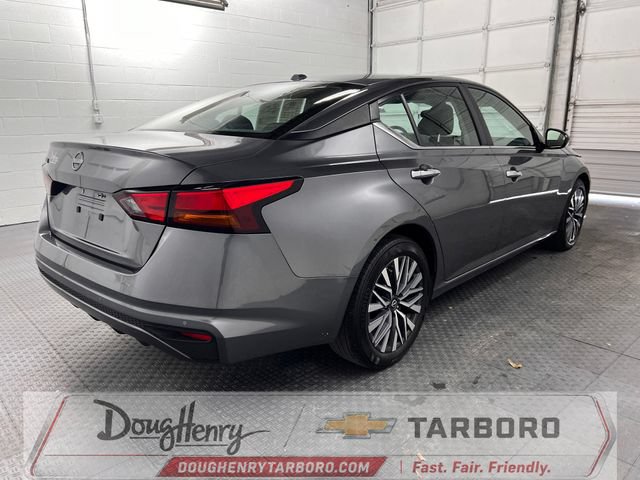 Used 2025 Nissan Altima 2.5 SV FWD image 8