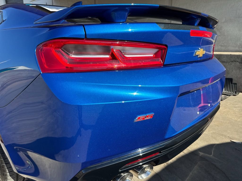 Used 2017 Chevrolet Camaro SS RWD image 34