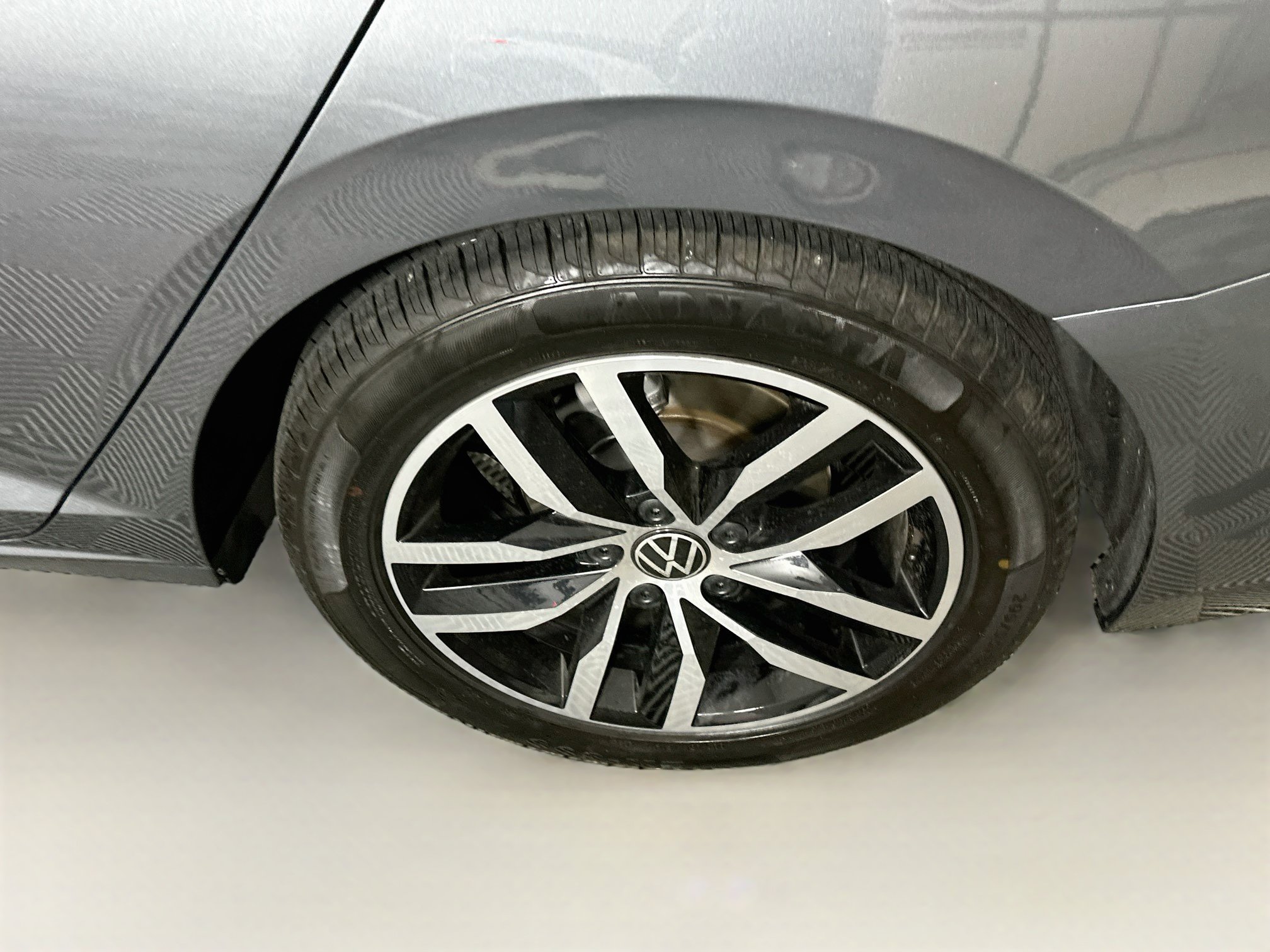 Used 2025 Volkswagen Jetta SE FWD image 11
