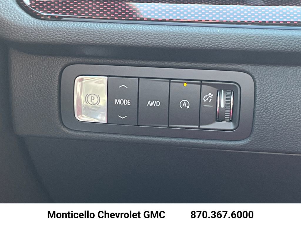 New 2026 Chevrolet Traverse Z71 w/ Enhanced Driving Package AWD/4WD image 16