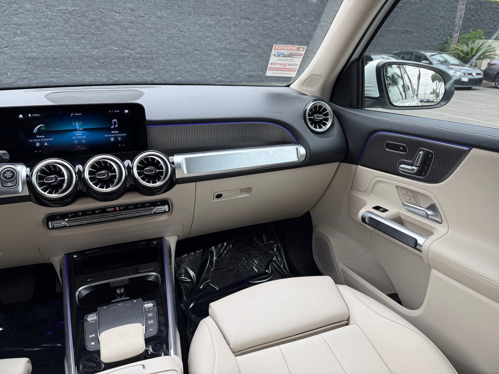 Used 2022 Mercedes-Benz GLB 250 w/ Premium Package Lite image 21