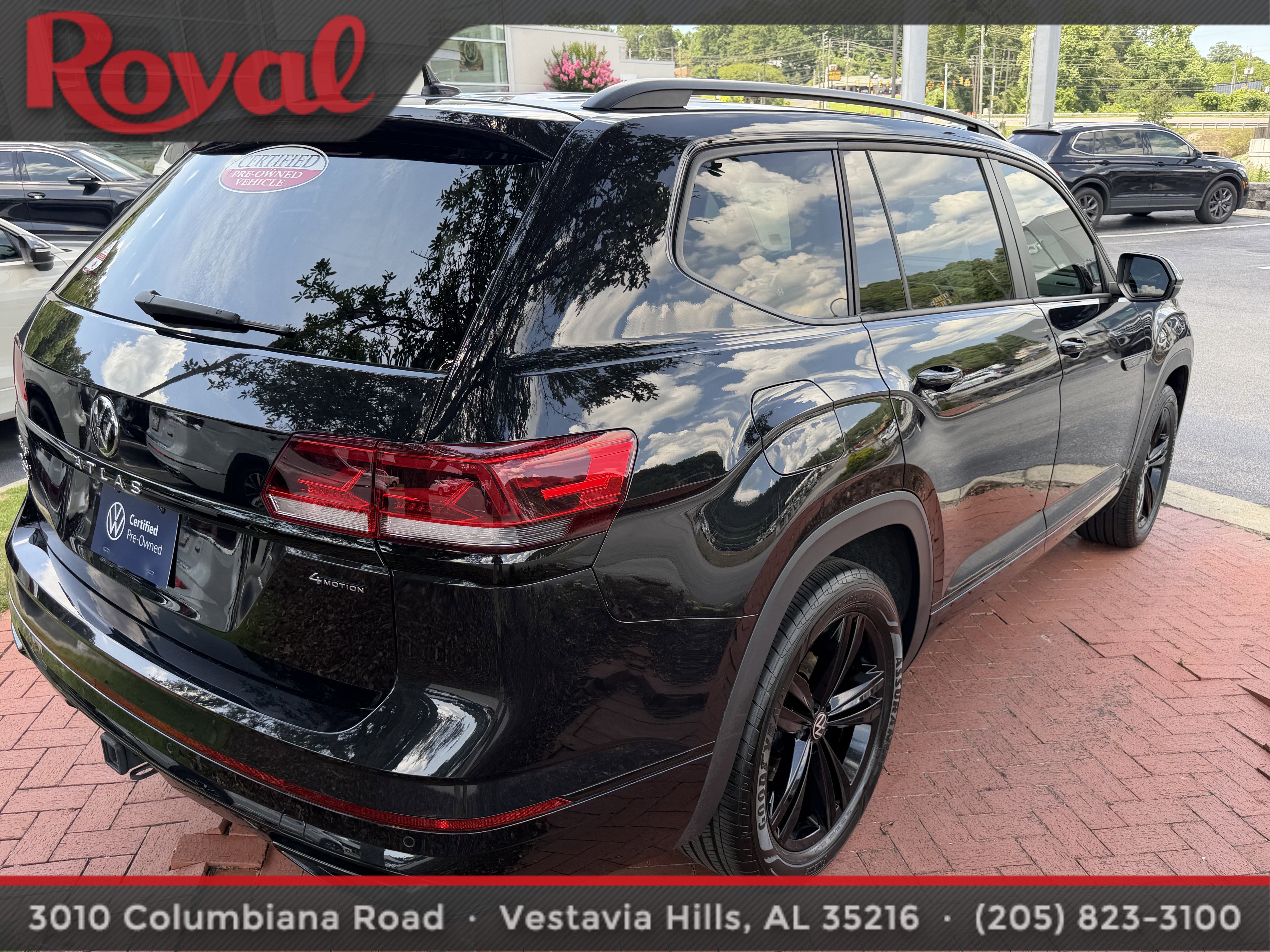 Certified 2023 Volkswagen Atlas SEL R-Line AWD/4WD image 4