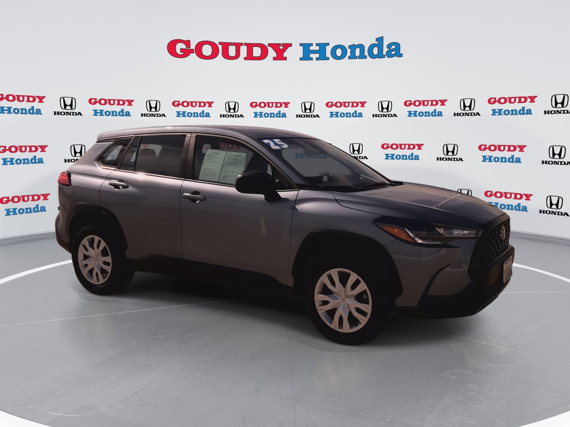 Used 2025 Toyota Corolla Cross L image 2