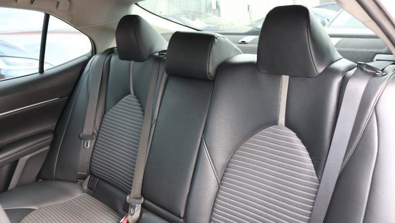 Used 2018 Toyota Camry SE w/ Protection Package (Q2) image 17