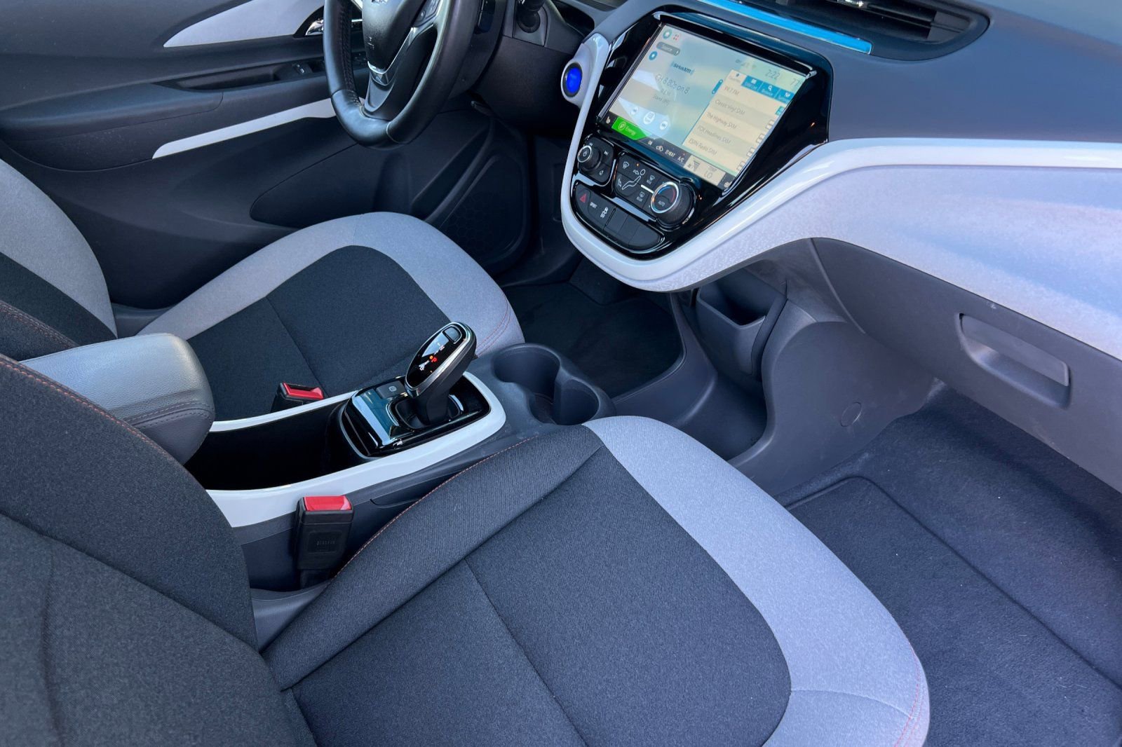 Used 2020 Chevrolet Bolt LT FWD image 20
