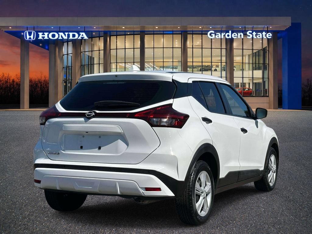 Used 2023 Nissan Kicks S FWD image 3