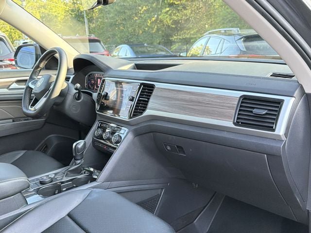 Used 2022 Volkswagen Atlas SEL AWD/4WD image 18
