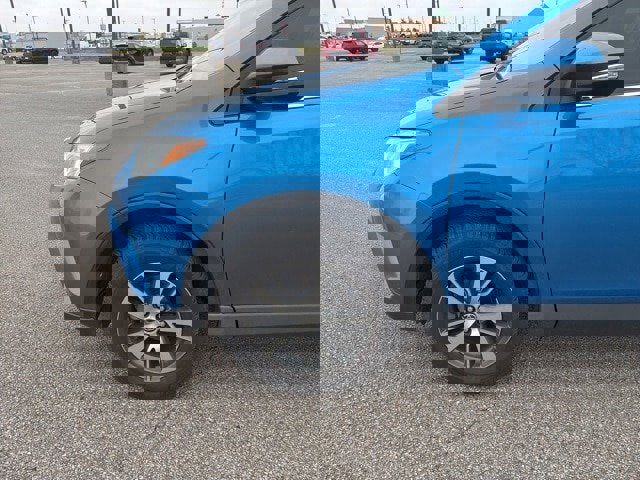 Used 2018 Toyota RAV4 XLE image 10