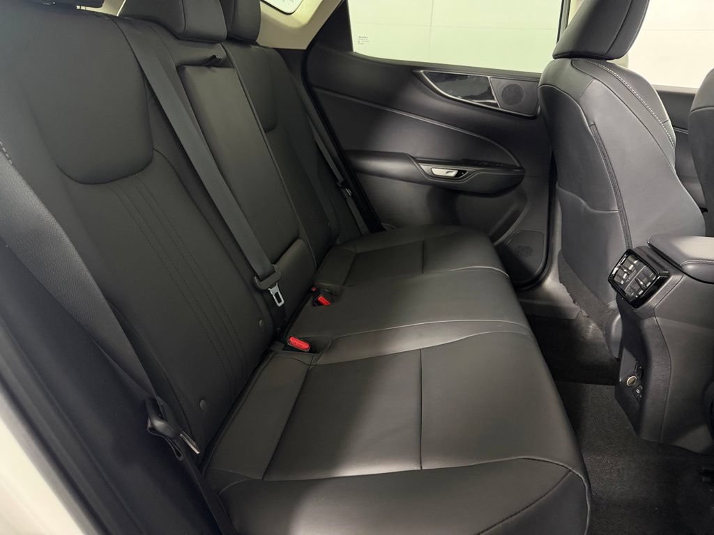 Used 2025 Lexus NX 250 FWD image 32