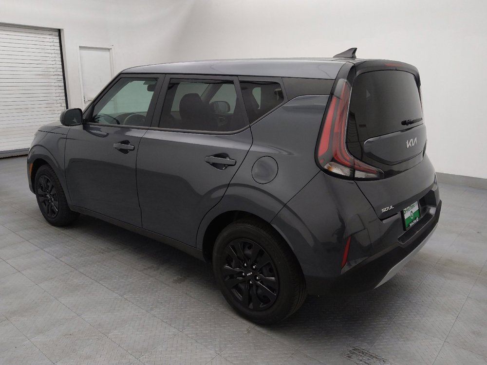 Used 2023 Kia Soul LX image 3