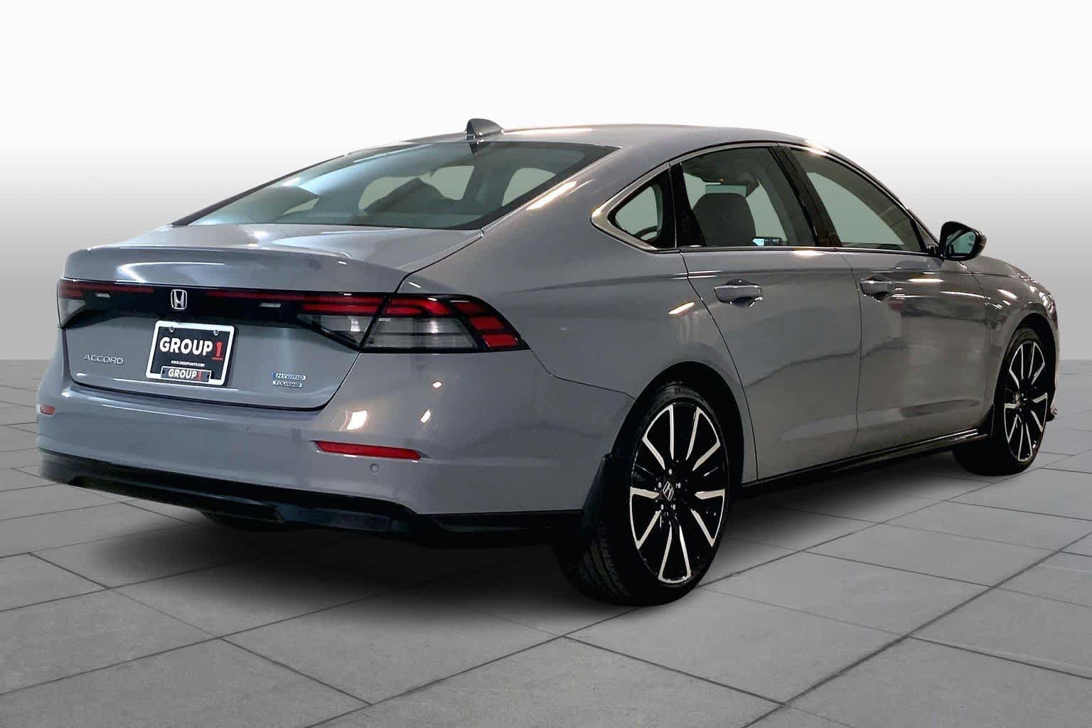 Used 2023 Honda Accord Touring image 12