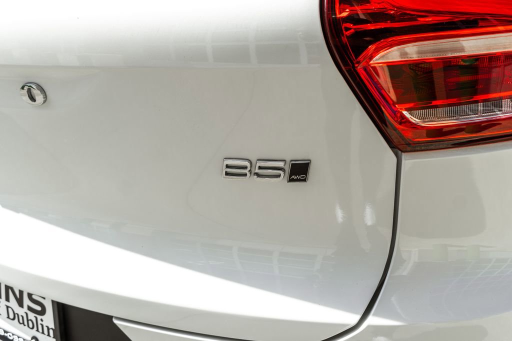 Used 2025 Volvo XC40 B5 Plus AWD/4WD image 35