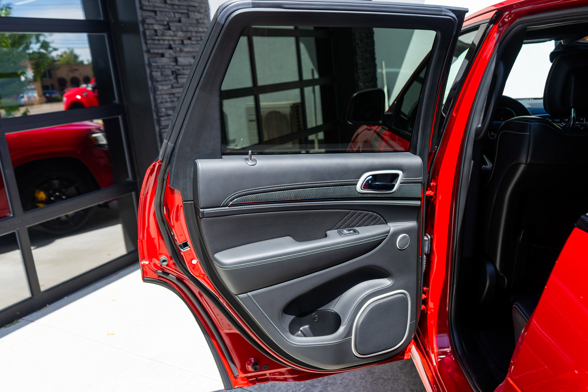 Used 2018 Jeep Grand Cherokee Trackhawk image 31