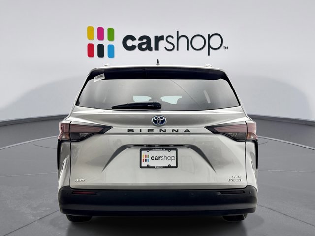 Used 2023 Toyota Sienna XLE image 4