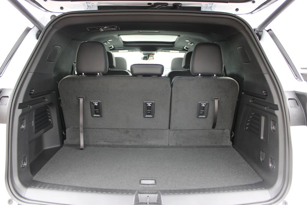 New 2026 Chevrolet Traverse LT w/ Sun and Wheel Package image 25