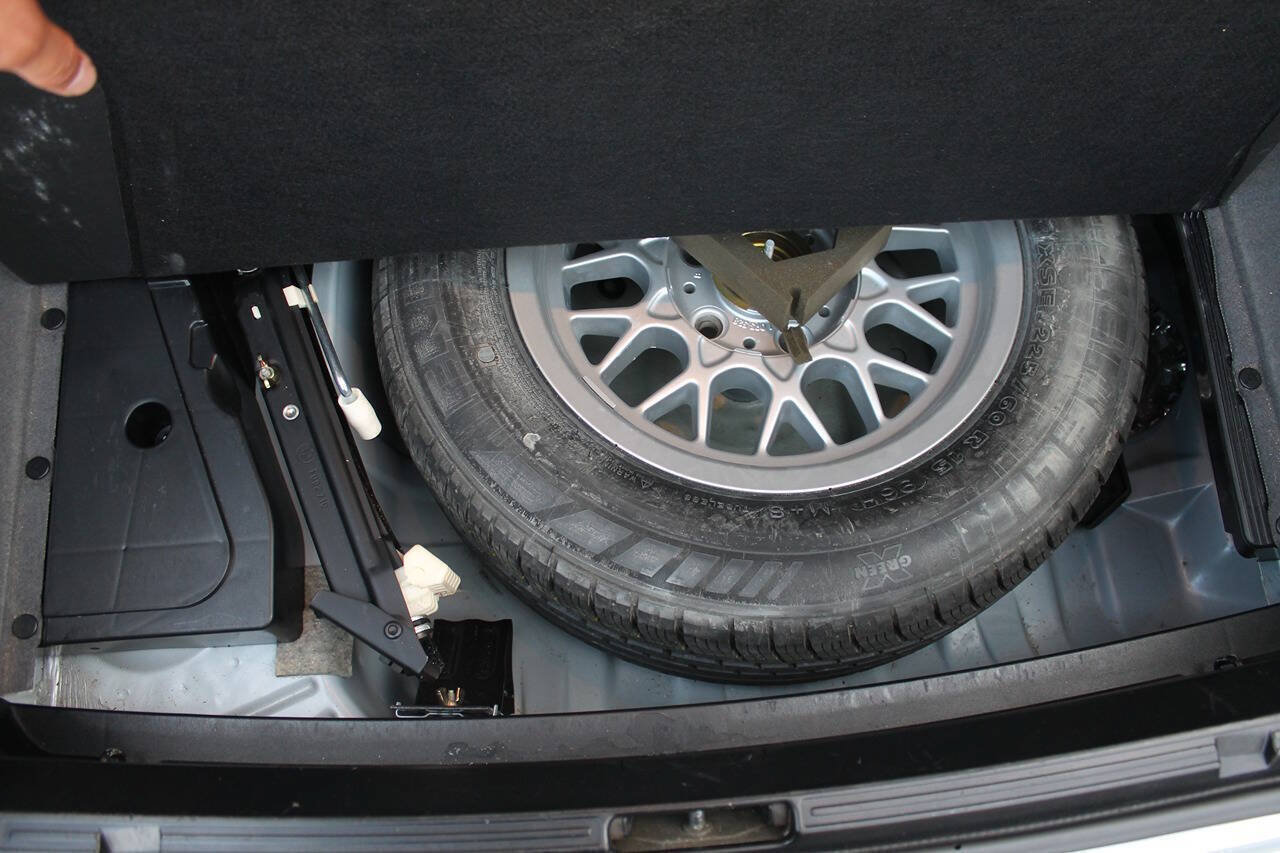 Used 1997 BMW 528i Sedan RWD image 26